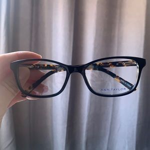 Ann Taylor frame AT325